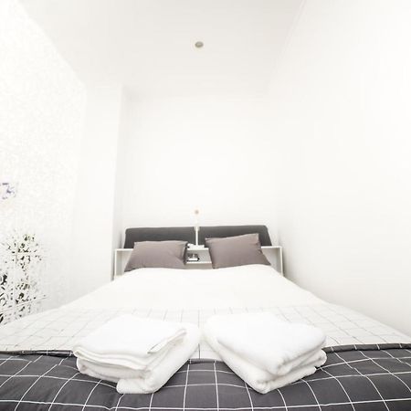 City Centre Hidden Gem! Apartment For Up To 3 People Brussel Buitenkant foto
